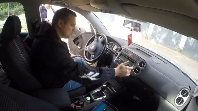 Автообзор Volkswagen Tiguan I - царство подстаканников, воздуходувок и заглушек под кнопки. смотреть онлайн