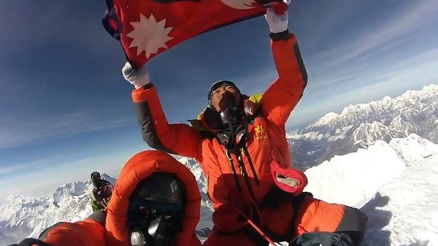 सगरमाथाको चुचुरोबाट एक साहसी हिमपुत्रको सन्देश !!! Phurba Tenjing Sherpa-#wewillrise #everest смотреть онлайн
