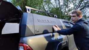 Кунг KDT алюминиевый V поколения c рейлингам и боковым рундуком на Toyota Hilux Black Onyx 2022