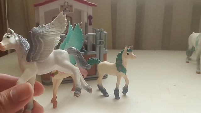 Единороги, пегас, лошадки фирмы Schleich/ Почему так дорого?