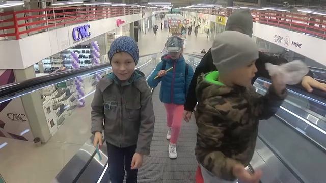 Батут. Кто выше прыгнет .Батутный центр. Flash park. смотреть онлайн