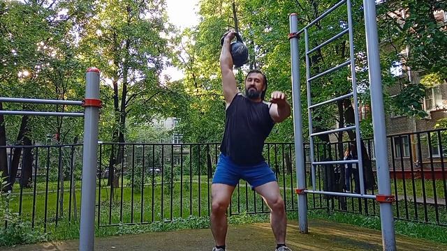 Оверхэд-присед с гирей 45 кг смотреть онлайн