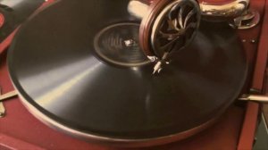 Футаж заставка старый патефон, скачать для видеомонтажа бесплатно