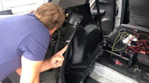 Подключение блока согласования розетки Фаркопа unikit 1 L .Toyota RAV4 2014.