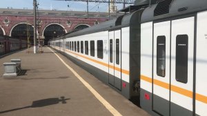 Электропоезд ЭП2Д сообщением Москва-Казанская -88 км отправляется с Казанского вокзала.