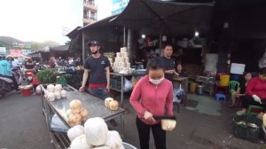 Экзотика на рынке в Нячанге | Жарим пиранью