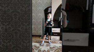 БРАТ ПОЁТ ПЕСНЮ ЗАЦЕПИЛА !!!!! ( Артур Пиражков - Зацепила)