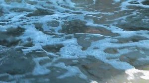 Футаж Течение Воды. Футаж Вода Красиво Течет в Реке. Футажи для видеомонтажа. Вода Течет Видеофутаж