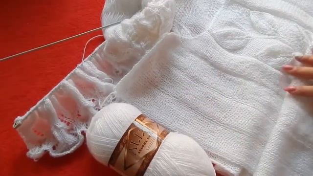 Вязание. Джемпер с необычной спинкой. Узор листья на веточке