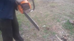 Пила работает в обратную сторону.