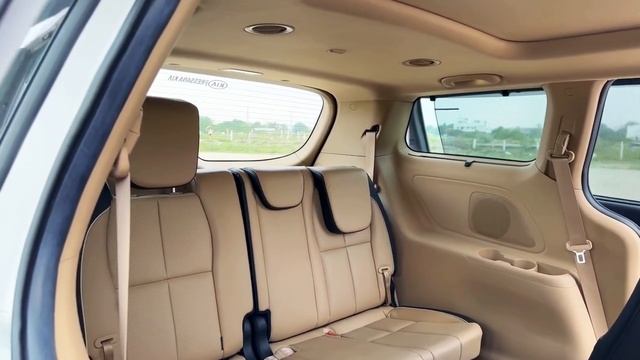 42 Lakhsக்கு சொகுசான car! - KIA Carnival Limousine | Car Review Tamil | Iam Shri Ram #carreview