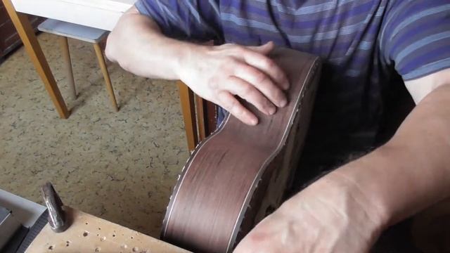 Чистовая обработка обечаек гитары с приклеенными кантами(видео №702). смотреть онлайн