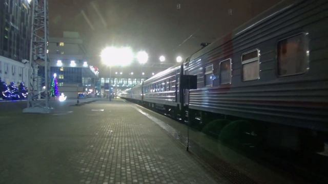 Голубой ЭП1М! ЭП1М-556 отправляется с вокзала Ростов Главный. смотреть онлайн