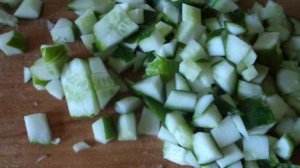 Оливье классический со свежим огурцом