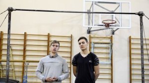 Как научиться выход на две руки на кистях