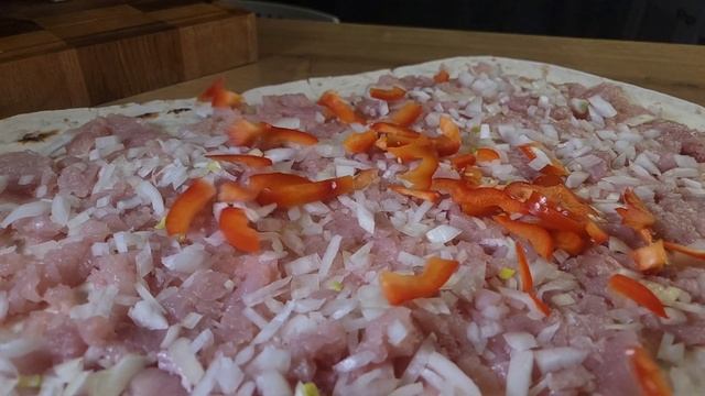 Рулет из лаваша в духовке. Быстрый и лёгкий рецепт