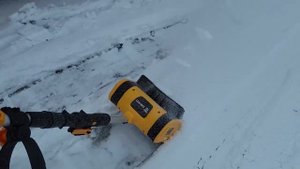 Снегоуборщик DEKO ST21 на аккумуляторах | Отличная замена лопате