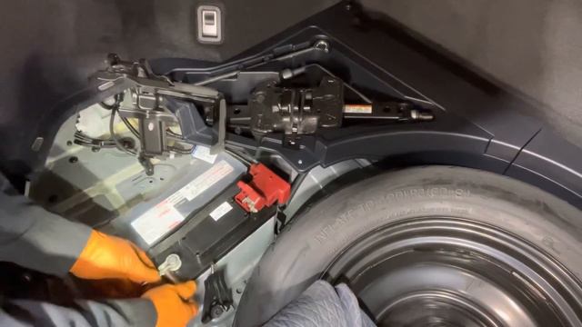 2015-2021 Lexus NX300h Hybrid 12 Volt Vehicle Battery DIY Replacement Instructions смотреть онлайн