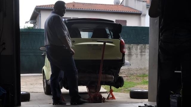 Démontage moteur Smart ForTwo - 10/10/2012 смотреть онлайн