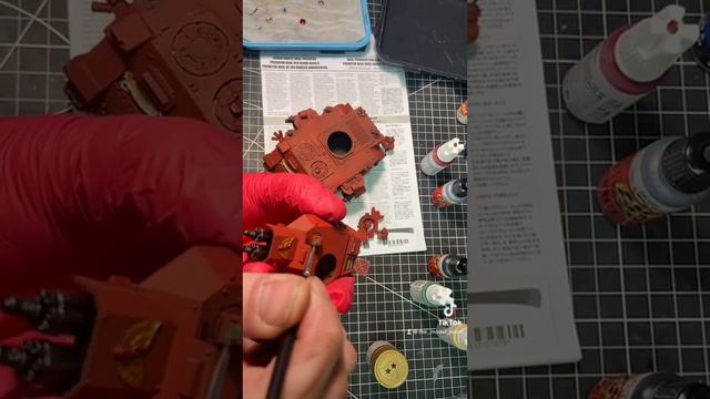 Warhammer40K BAAL Predator Paint Details смотреть онлайн