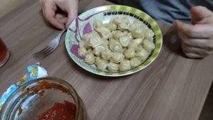 Как варить пельмени в мультиварке на пару ?