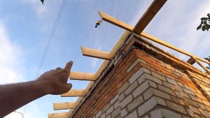 Переделка крыши / Пристрой санузел / Большие свесы / Выносные стропила / Фронтоны из ОСП (Часть 1)