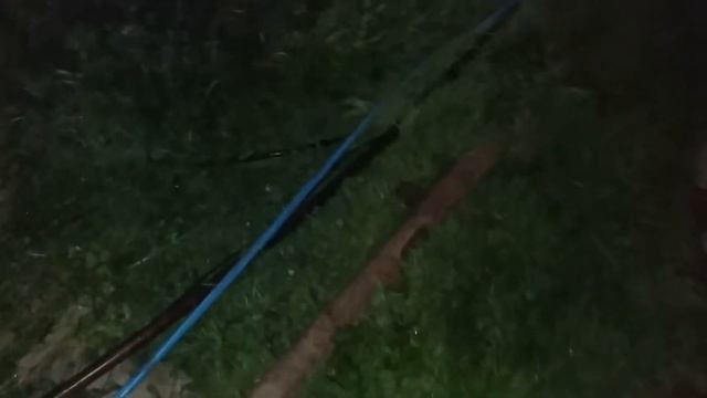 Чистка скважины на воду вибрационным насосом. Как раскачать скважину.Попытка первая. смотреть онлайн