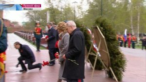 Возложение цветов к могиле неизвестного солдата. 2017 год.