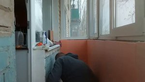 Укладка1-ого слоя Гвл листов на пол из пенополистирола, на клей пену.