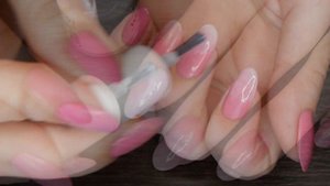 Самый модный тренд - молочный градиент обычным лаком
