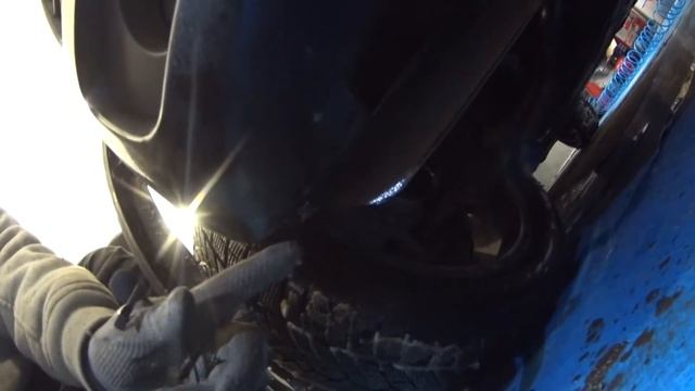 Снятие переднего бампера с Volkswagen Touareg 2014, Ремонт фар смотреть онлайн