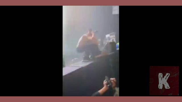 :как там в Ютубе: фонарика вылезла на сцену и .... смотреть онлайн