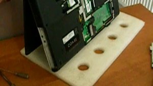 Как разобрать и собрать ноутбук Compaq Presario CQ61 (316ER) часть 1