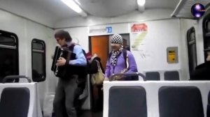 Молодые ребята отжигают! Талантливые музыканты в электричке. Жгут не по детски!