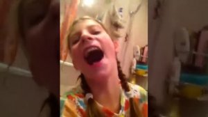 Вдыхаем гелий из шариков