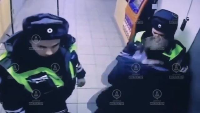 сотрудники Гаи сломали руку девушке смотреть онлайн