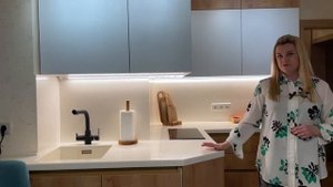 УГЛОВОЙ КУХОННЫЙ ГАРНИТУР СЛОЖНОЙ ФОРМЫ С ВНЕШНИМИ УГЛАМИ ДЛЯ НЕБОЛЬШОЙ КУХНИ | ПРОФИЛЬ GOLA