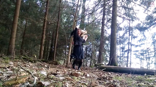 Танцы в лесу песня. Танец с лентой в лесу. terror dance forest.