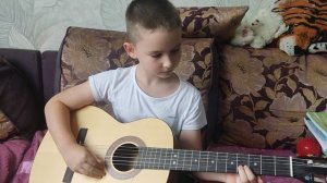 звенит январская вьюга