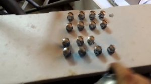 Красим колёсные Болты!!!