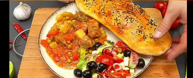 Почему я раньше так не готовила? Вкусный и красивый мясной рецепт!