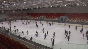 # Массовое катание на коньках