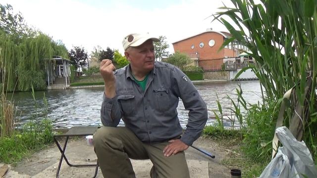 Ловля карася болонской удочкой  Городская рыбалка