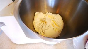 Бисквитный торт со сметанным кремом и бананами ВКУСНО !!! НЕ ОПИСАТЬ СЛОВАМИ