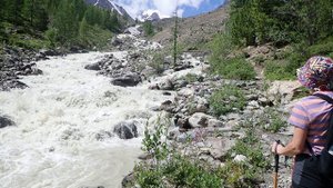 Тропой на ледник большой Актру