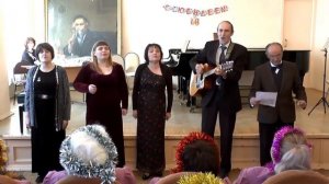 Суровые годы уходят ... За ними другие приходят ...