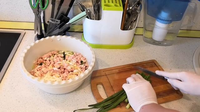 Окрошка на кефире.