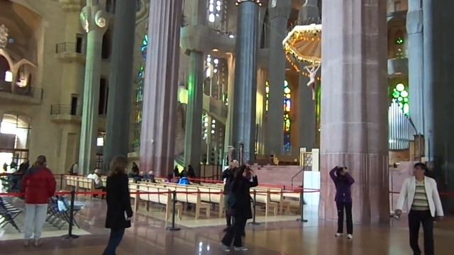 Барселона. Заграда Фамилиа. Искупительный храм Святого Семейства. Творение Гауди смотреть онлайн