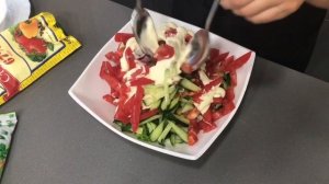 Майонезный Салат с Сухариками / Салат с Помидором и Ветчиной / Майонезный Салат Рецепт