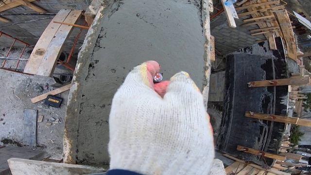 40 Хутор Красный. Анапа. Залили армопояс, ровняем. Т-эшки из шпильки 14 мм. смотреть онлайн